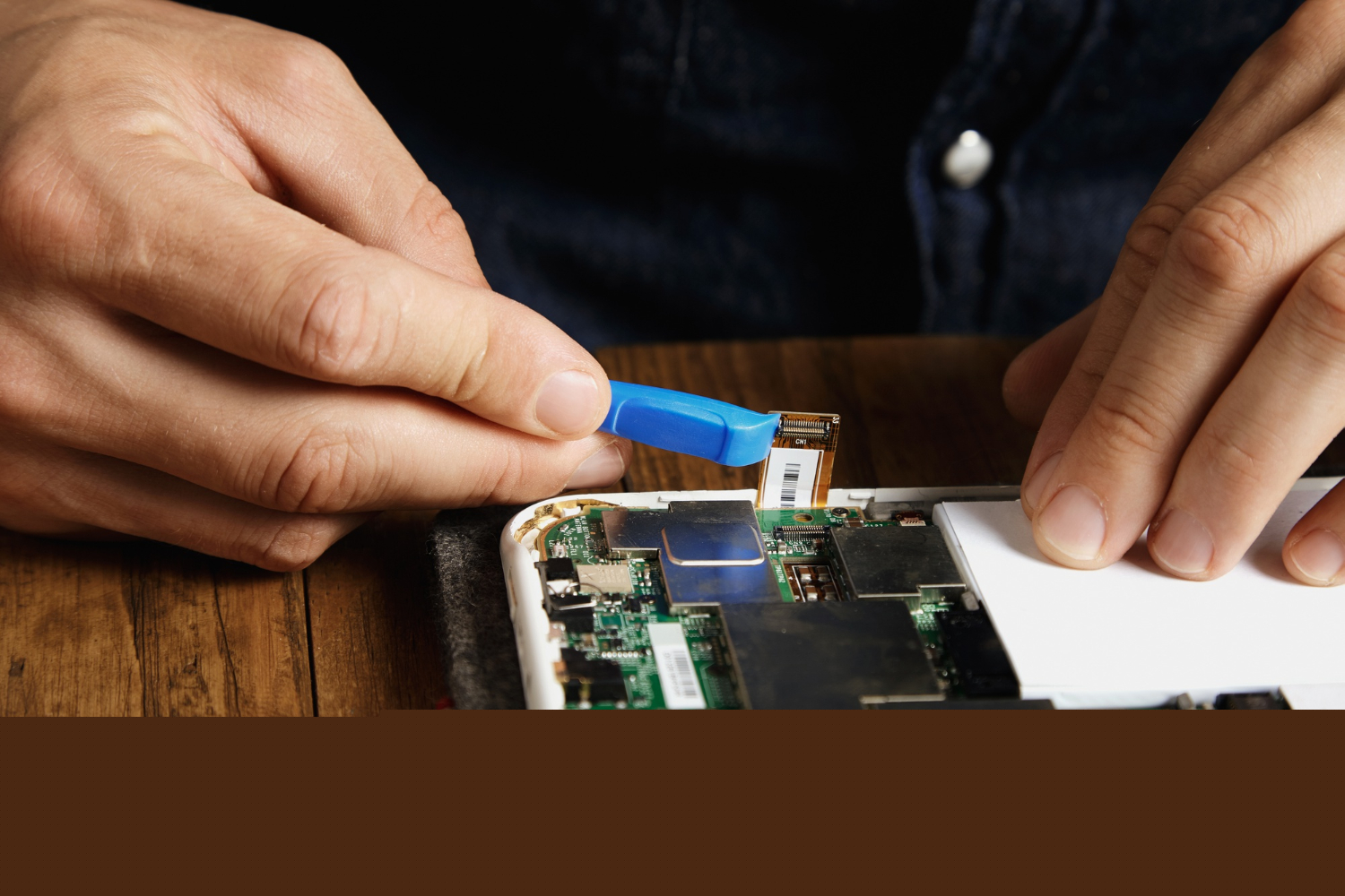 Why You Shouldn’t Delay iPhone Screen Repairs: Cost, Damage, and Safety